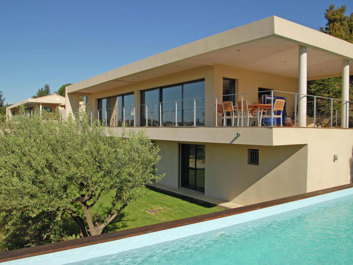 Upbeat Villa In Rochefort-Du-Gard With Private Pool Kamer foto